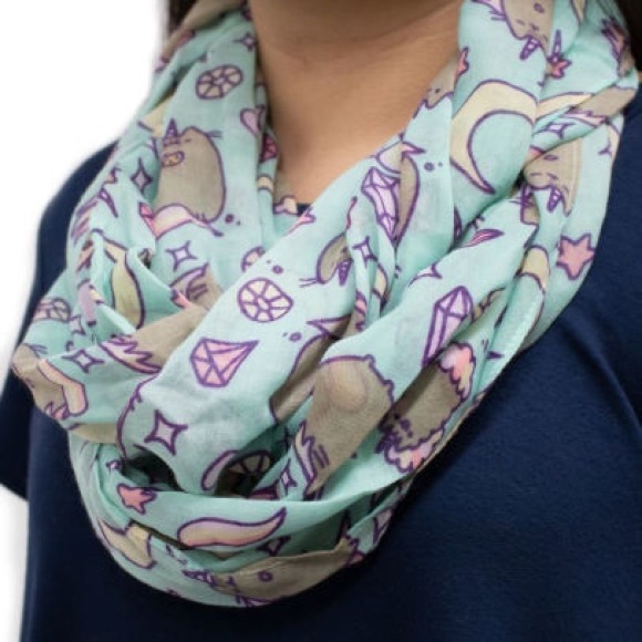 Hot Topic Accessories - Hot Topic Unicorn Pusheen Infinity Scarf